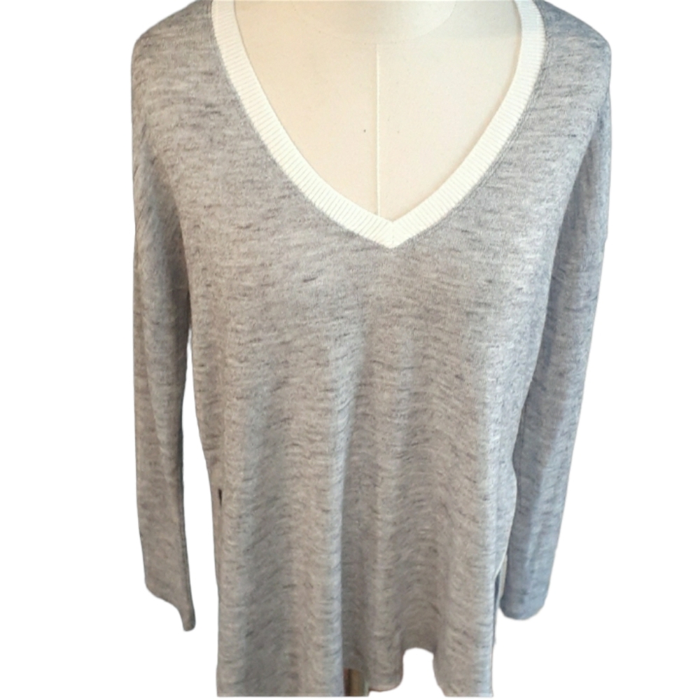 Wilfred women's gray vneck light weight sweater size S